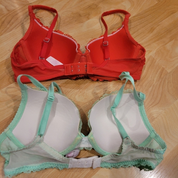 Victoria's Secret Red and Mint Underwire Lace Bra Bundle Size 32C - Picture 5 of 8